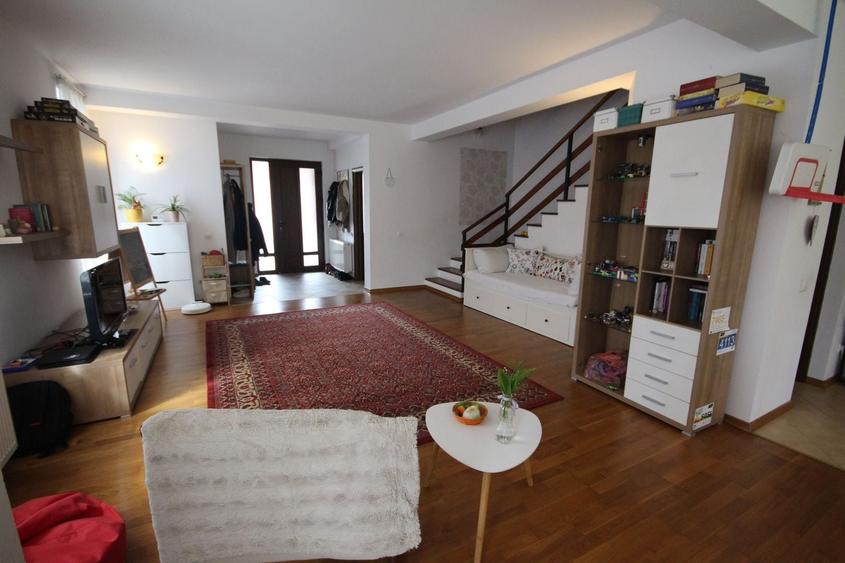 Duplex cu 5 camere cu Canalizare în Braytim