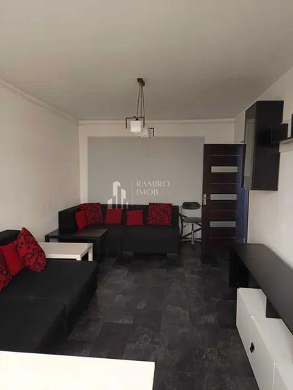 Apartament cu 3 camere, mobilat în Tineretului