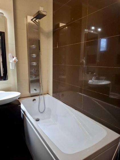 Apartament cu 3 camere decomandat în Virtuții