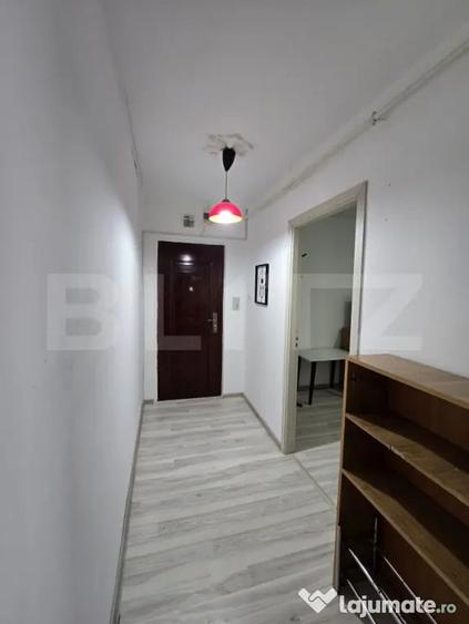 Apartament cu 3 camere semidecomandat în Soarelui