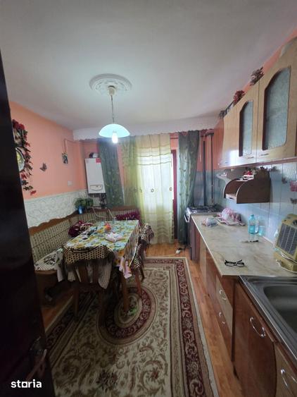 Apartament cu 3 camere decomandat în Mioriței