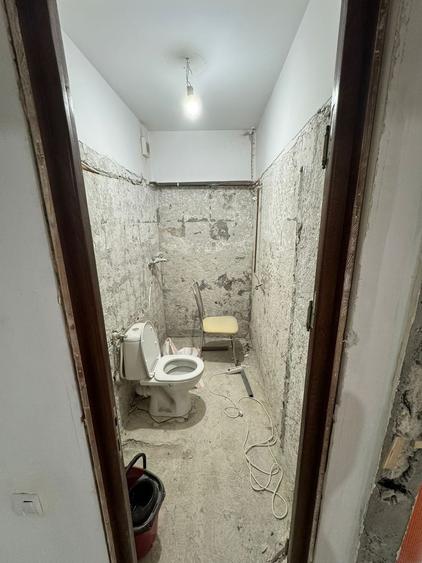 Apartament cu 3 camere decomandat în Capitol