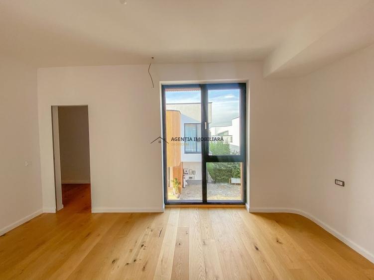 Casă individuală cu 5 camere cu Piscina în Corbeanca