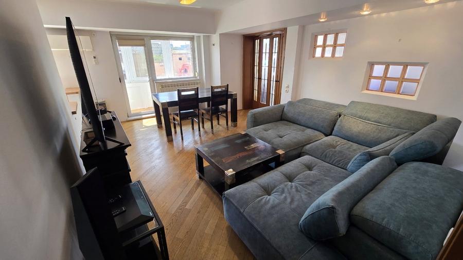 Apartament cu 4 camere semidecomandat, mobilat în Alba Iulia