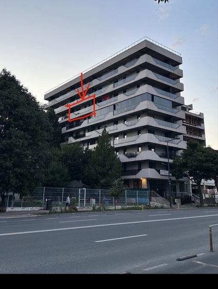 Apartament cu 2 camere decomandat în Far