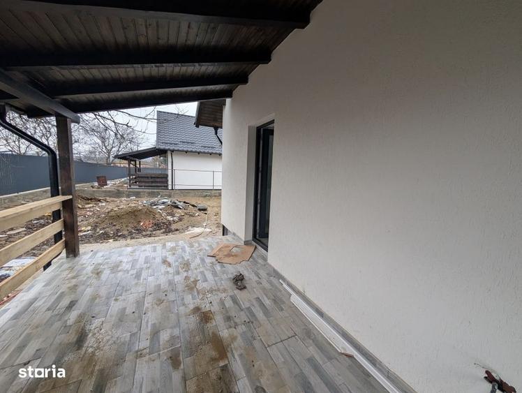 Casă cu 4 camere în Lilieci