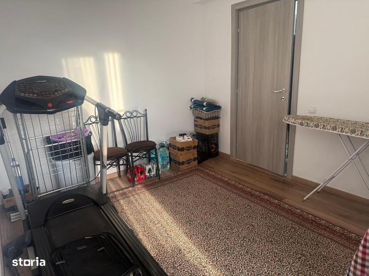 Apartament cu 3 camere decomandat în Matraca