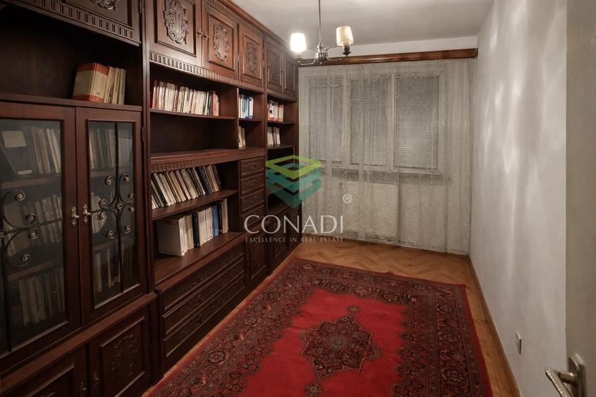 Apartament cu 4 camere decomandat în Central