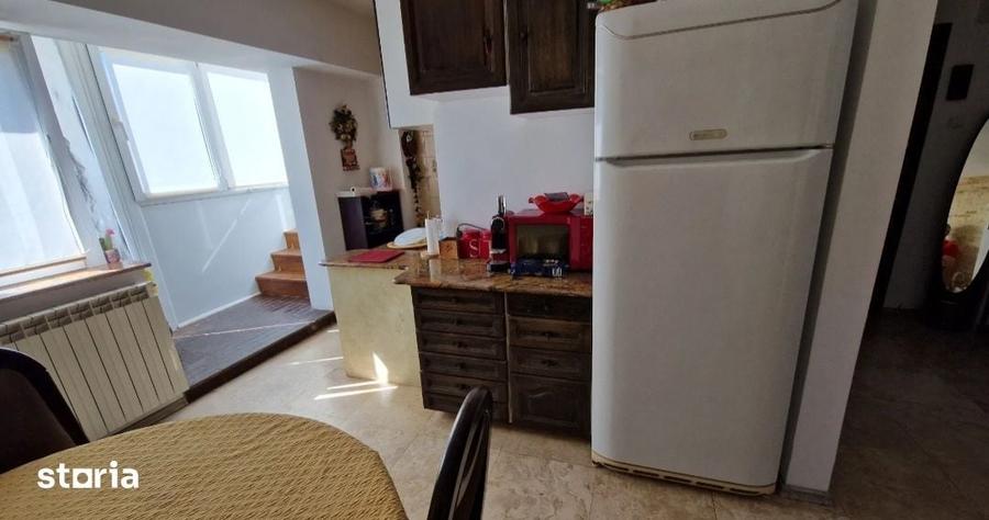 Apartament cu 3 camere în Vitan