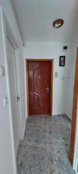 Garsonieră decomandată, mobilată în Răcădău