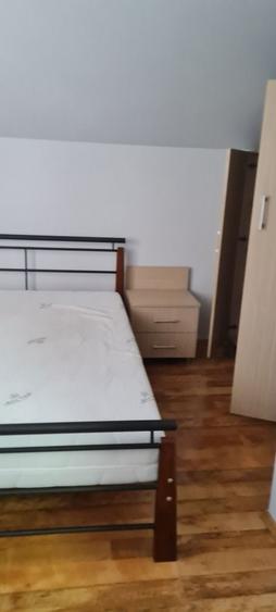 Apartament cu 3 camere decomandat în Grădiște