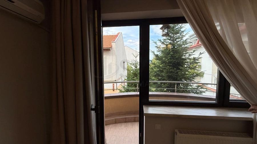 Apartament cu 4 camere decomandat în Herăstrău