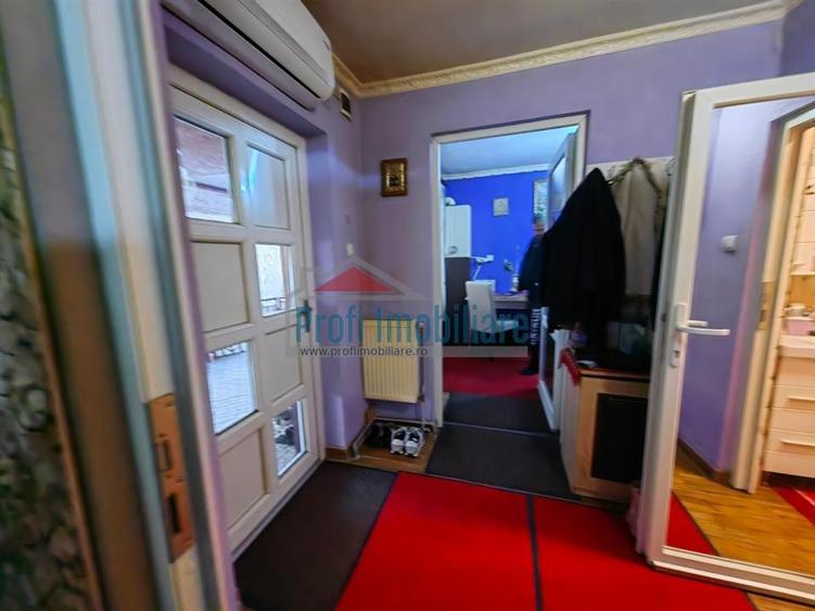 Apartament cu 2 camere semidecomandat, mobilat în Central