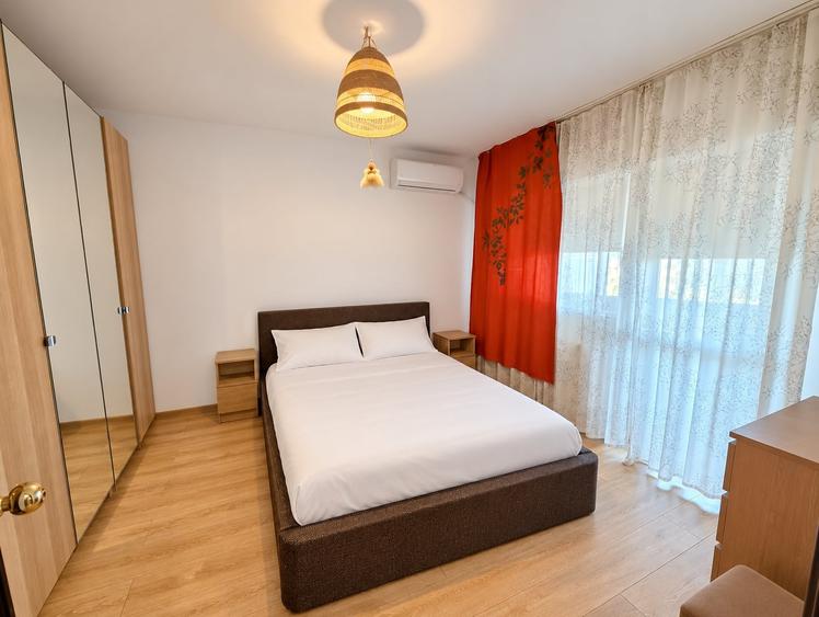 Apartament cu 3 camere decomandat, mobilat în Băneasa