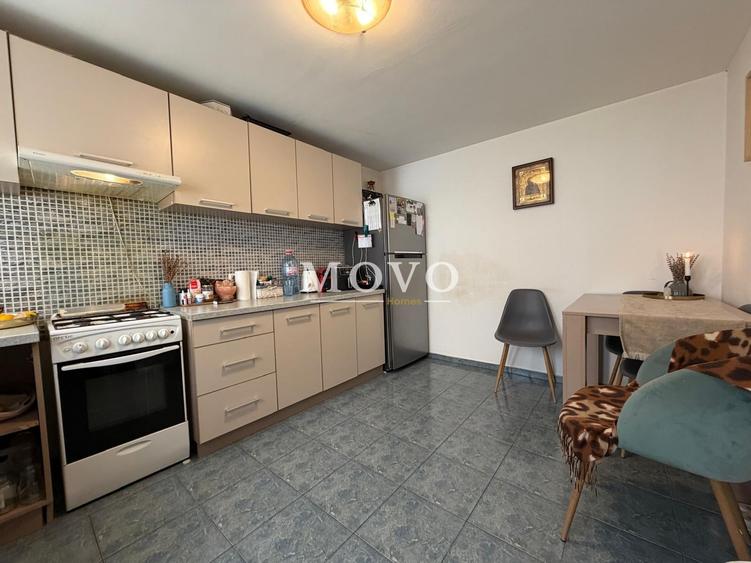 Apartament cu 3 camere decomandat, mobilat în Steaua