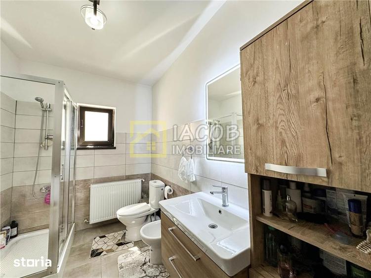Casă cu 3 camere cu Teren 420 Mp în Central