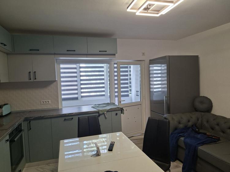 Apartament cu 2 camere decomandat în Exterior Vest