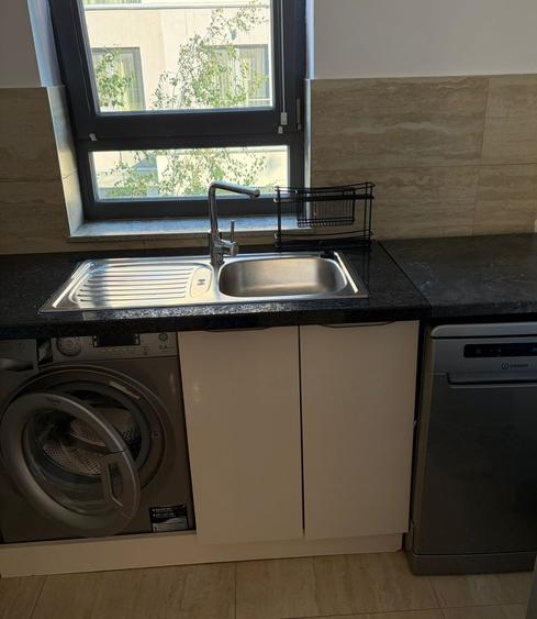 Apartament cu 2 camere in Centrul Civic, SU 56 mp,terasa 4,5 mp, partial mobilat - 6
