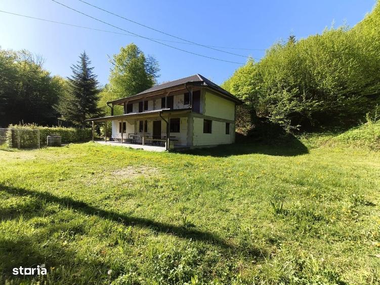 Casă cu 4 camere în Porumbacu de Sus