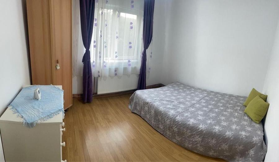 Apartament cu 2 camere semidecomandat în Soarelui