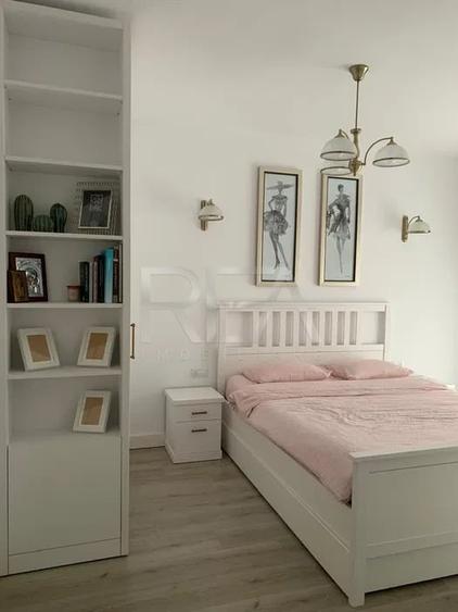 Apartament cu 3 camere semidecomandat, mobilat în Pipera