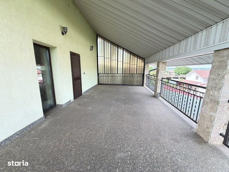Casă cu 4 camere cu Teren 1700 Mp în Hemeiuș