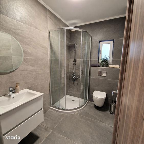 Casă cu 4 camere cu Teren 300 Mp în Central