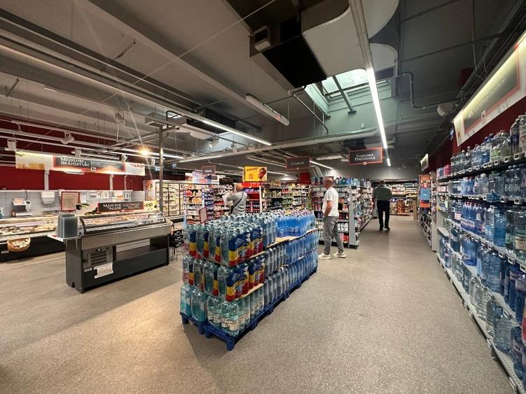 Spațiu comercial, de 812 mp, în Republicii
