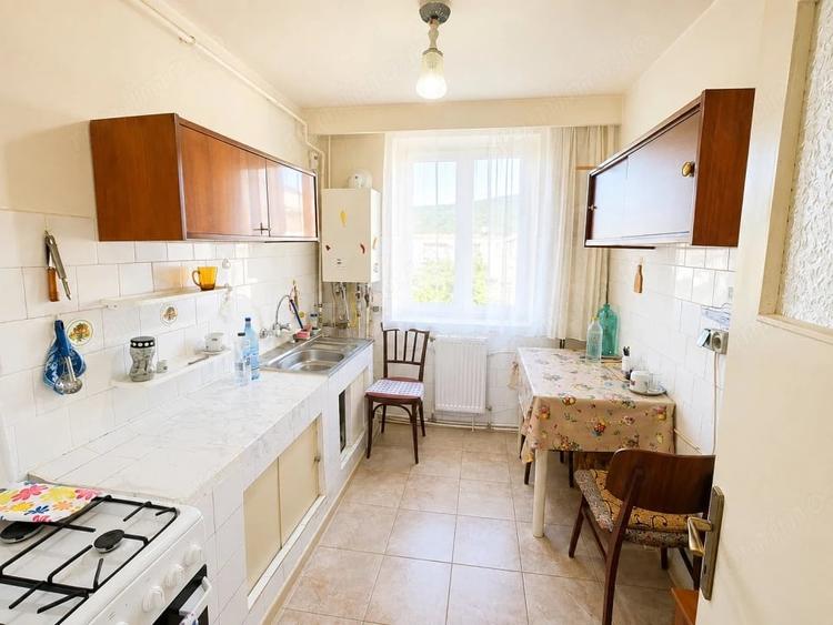 Apartament cu 2 camere semidecomandat în Ștefănești