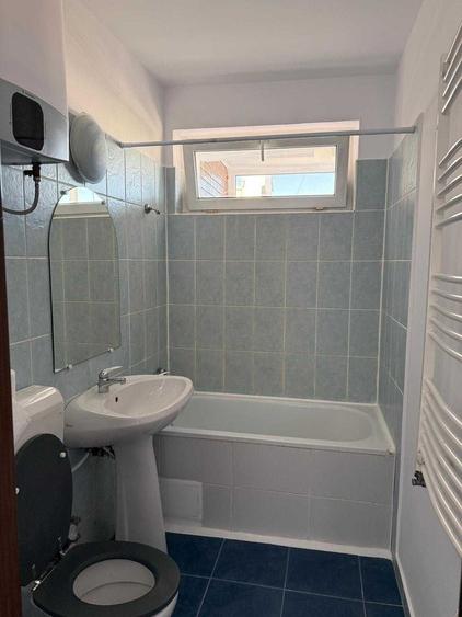 Apartament cu 3 camere semidecomandat, mobilat în Iancului