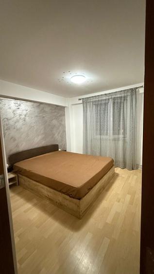 Apartament cu 3 camere decomandat în Brestei