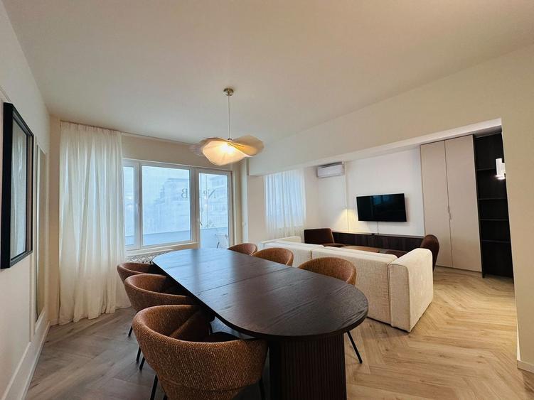 Apartament cu 3 camere decomandat, mobilat în Ultracentral