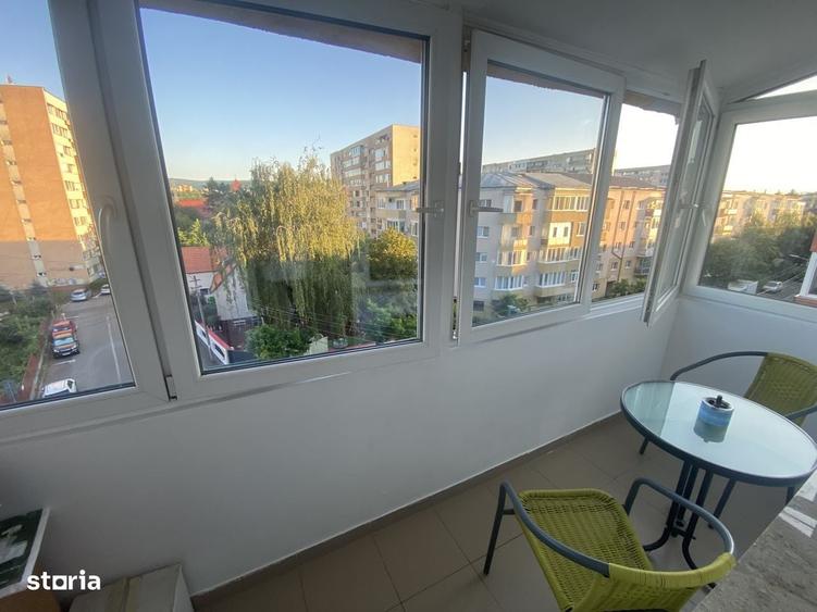 Apartament cu 3 camere decomandat în Ciupercenii Noi