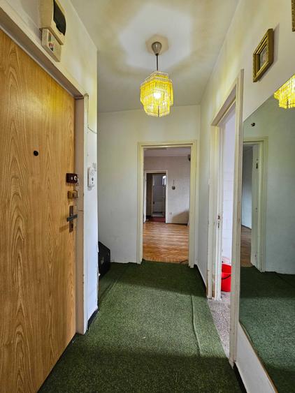 Apartament cu 3 camere semidecomandat în Ultracentral