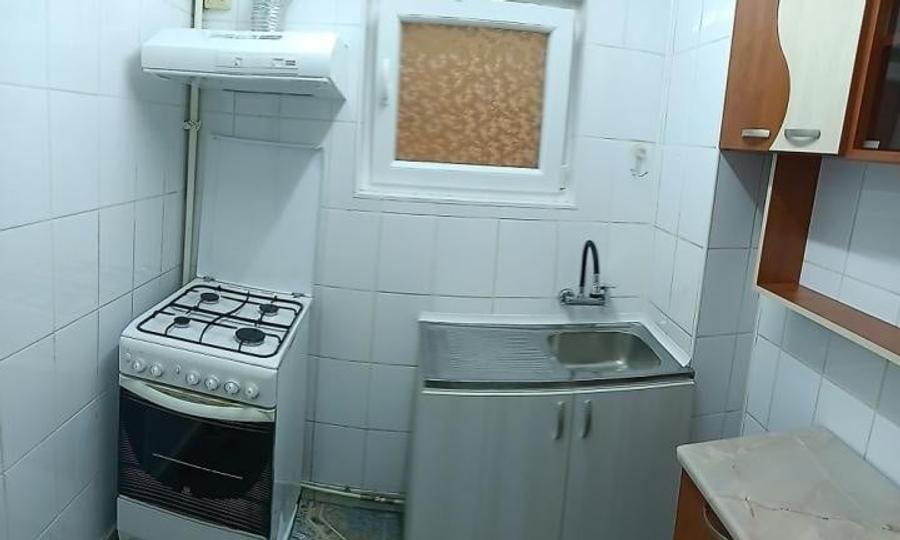 Apartament cu 3 camere semidecomandat, mobilat în Sălăjan