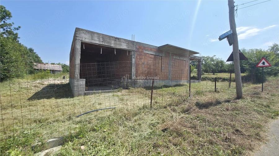 Casă cu Teren 5314 Mp în Răchitova