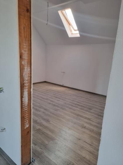 Duplex cu 6 camere cu Garaj în Sud