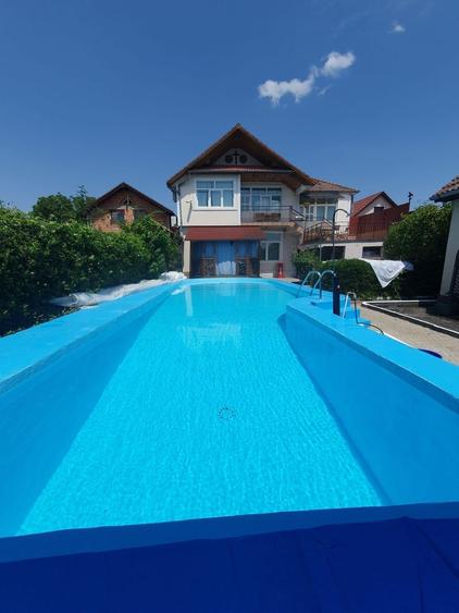 Casă individuală cu 9 camere cu Piscina în Giarmata
