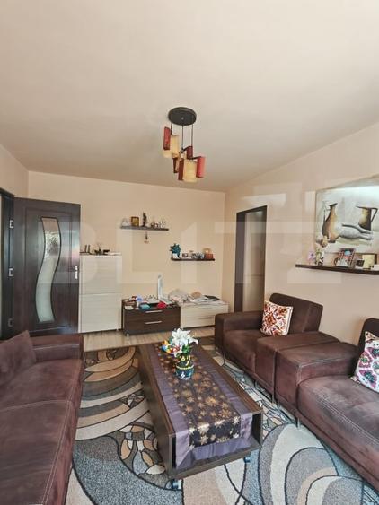 Apartament cu 2 camere semidecomandat, mobilat în Est — fotografia 1