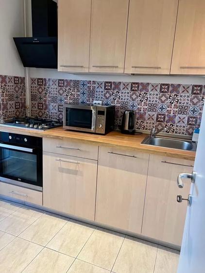 Apartament cu 2 camere semidecomandat, mobilat în Ștefăneștii de Jos