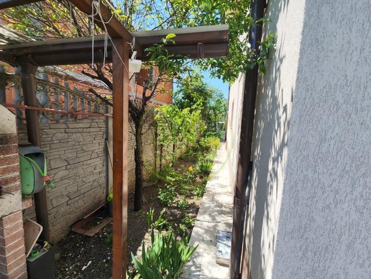 Casă individuală cu 5 camere cu Teren 390 Mp în Bariera Vâlcii