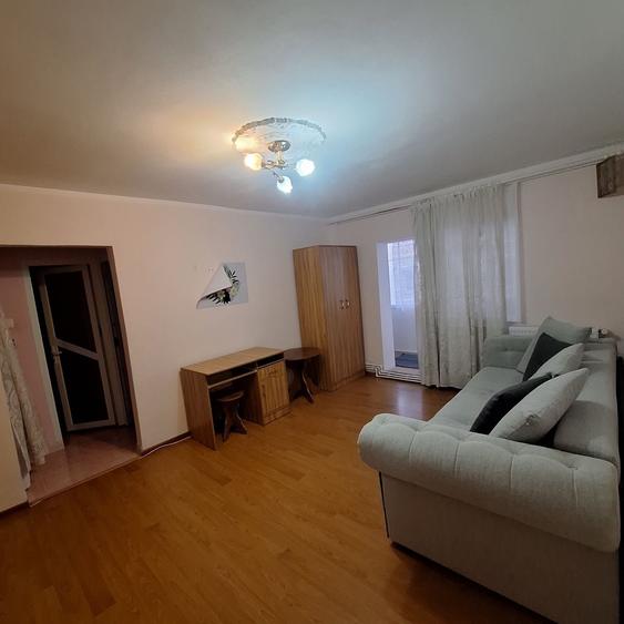 Inchiriez apartament 2 camere - 2