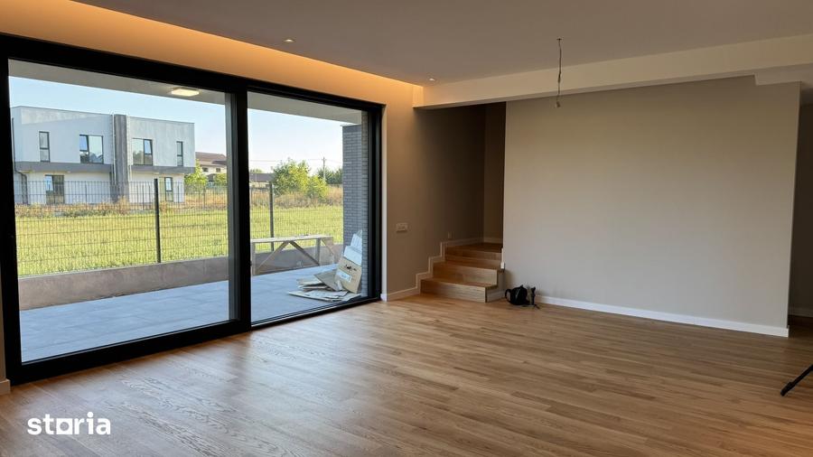 Casă cu 4 camere cu Teren 275 Mp în Corbeanca