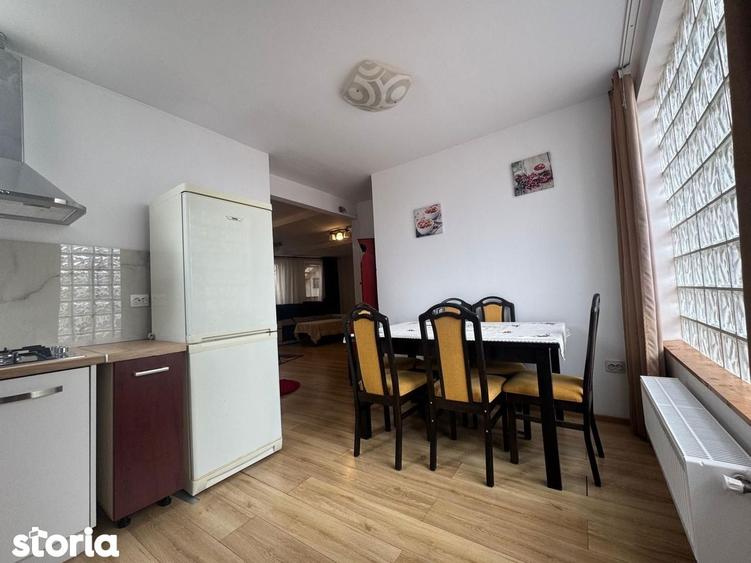 Apartament cu 4 camere în Schei