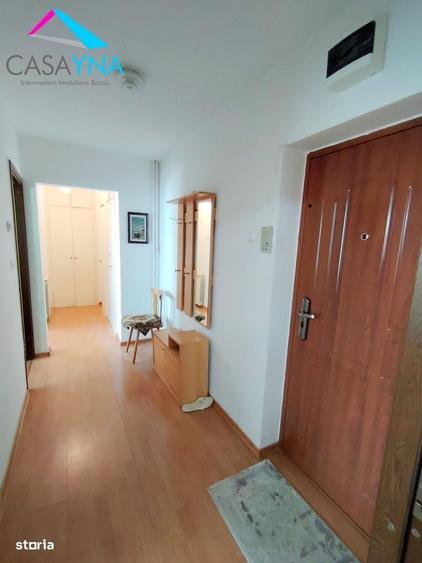 Apartament cu 2 camere decomandat în Cornișa