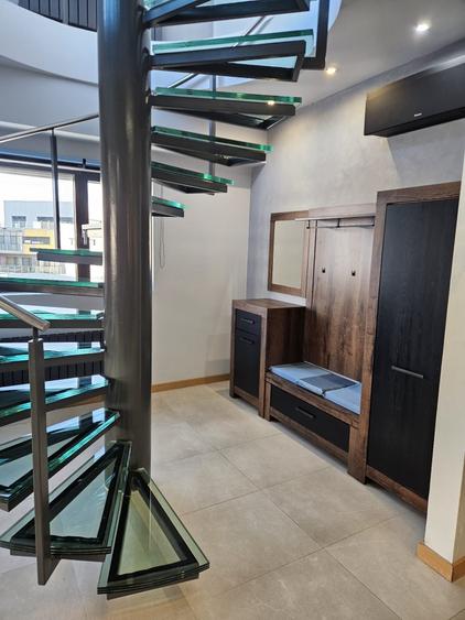 Apartament cu 4 camere decomandat, mobilat în Faleza Nord