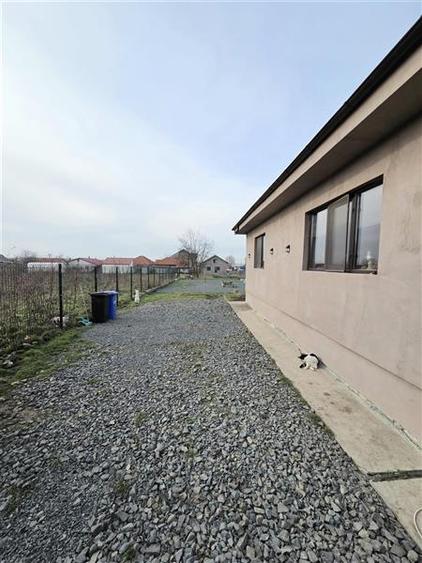Casă individuală cu 4 camere cu Teren 690 Mp în Corbu