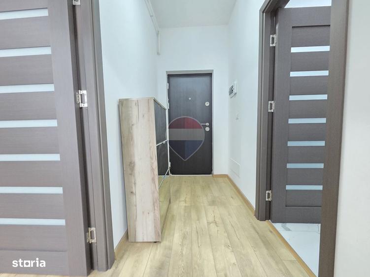 Garsonieră decomandată în Sud