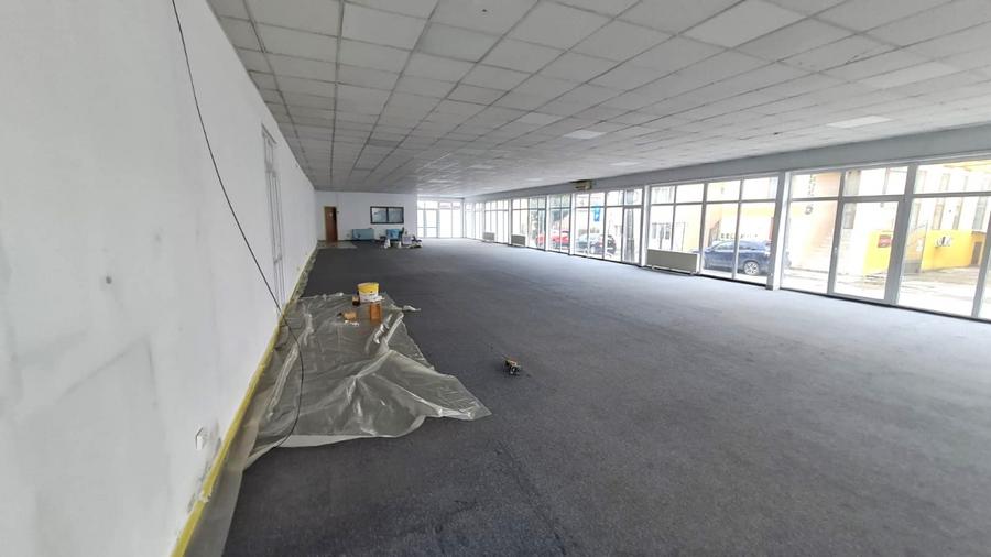 Spațiu comercial, de 300 mp, în Central