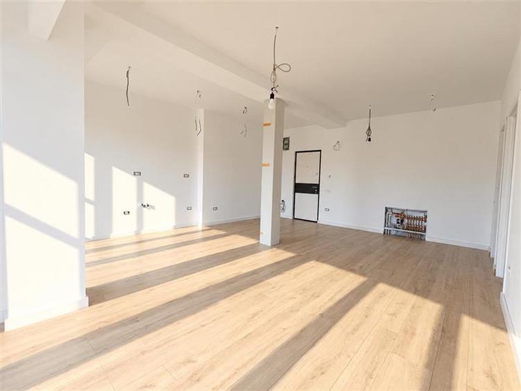 Apartament cu 2 camere decomandat în Exterior Vest